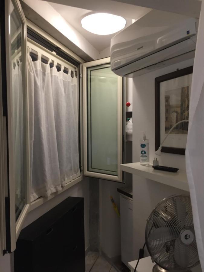 Apartment La Residenza Short Let Monolocale Standard Via Chiaia 82 *