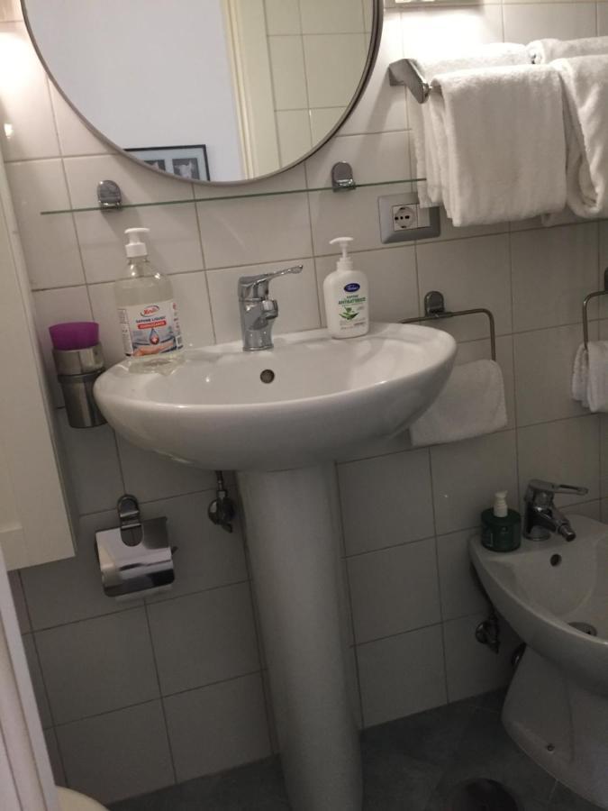 La Residenza Short Let Monolocale Standard Via Chiaia 82 Appartement