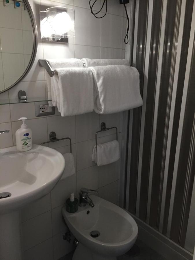 Appartement La Residenza Short Let Monolocale Standard Via Chiaia 82 Naples